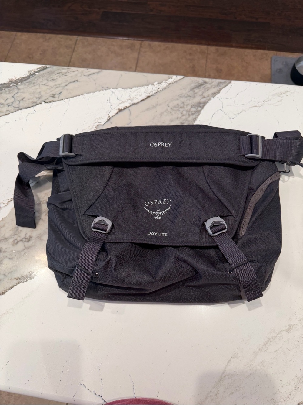 Osprey Daylite Messenger Bag – Like New